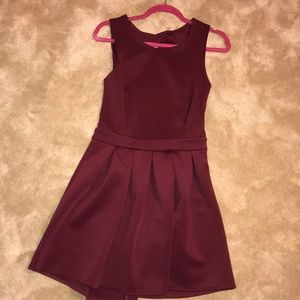 Scalloped open-back Dress